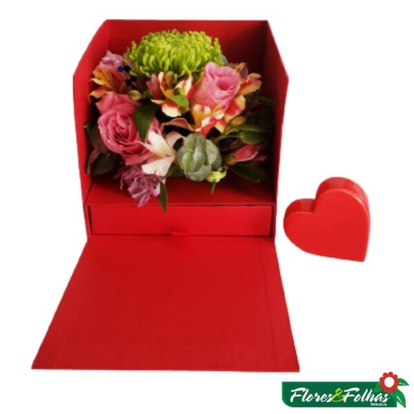 Box Love com flores e bombons Ferreiro Roche - Image 2